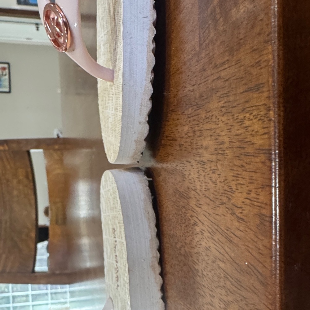 Michael Kors Peach Logo Flip Flops - Picture 6 of 7